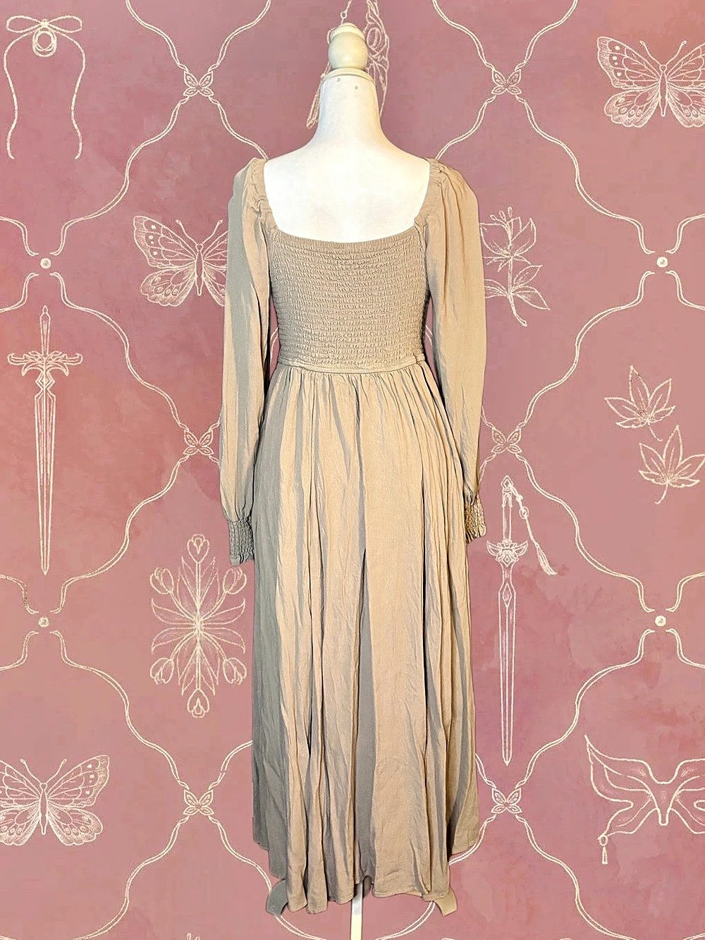 Renaissance Dreams Lace Dress - Picture 2 of 3